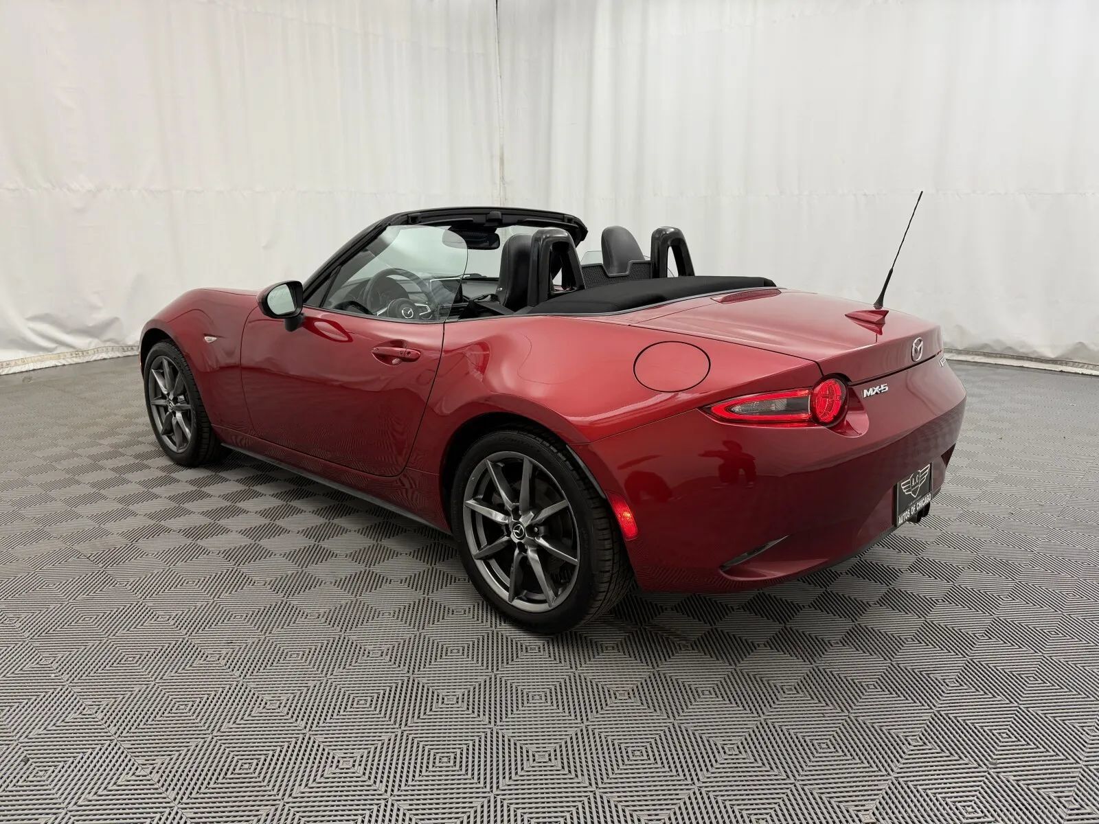 Used 2016 MAZDA MX-5 Miata Grand Touring RWD image 8