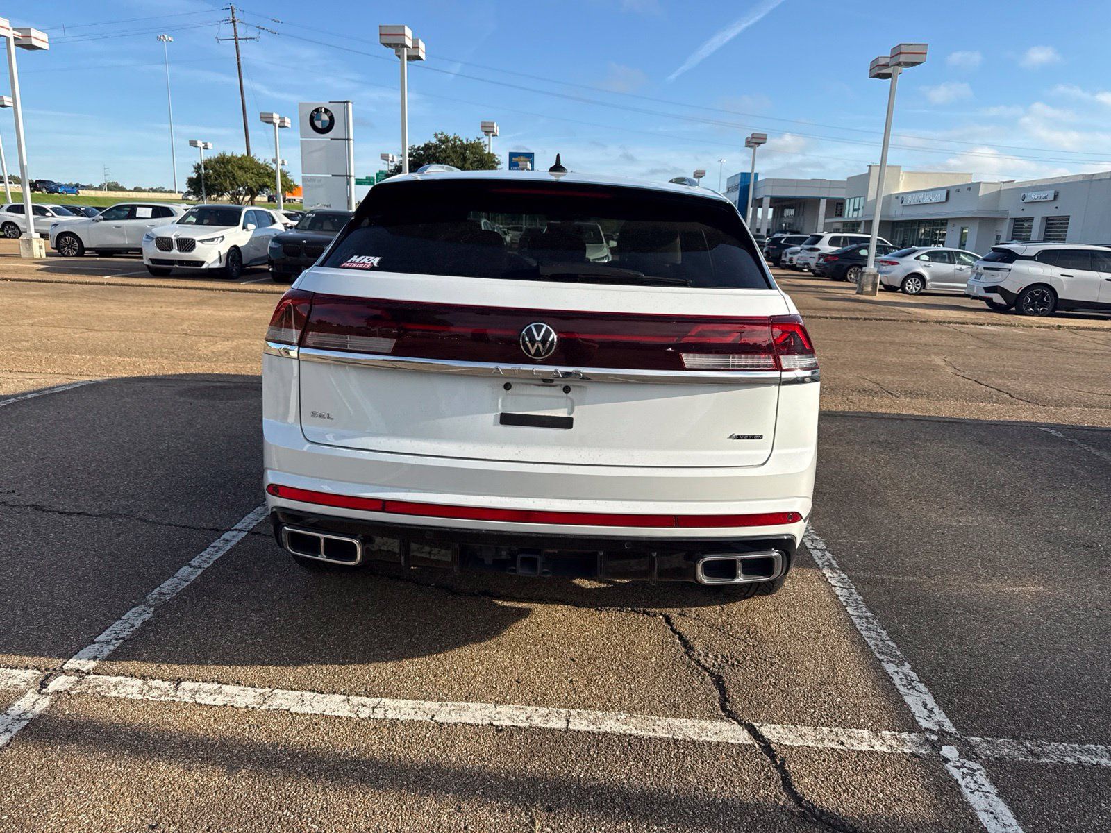 Used 2024 Volkswagen Atlas Cross Sport SEL Premium R-Line AWD/4WD image 6