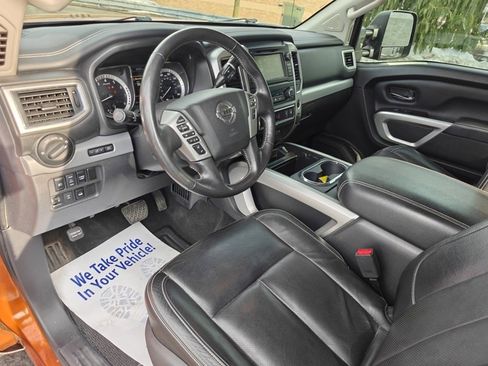 Used 2019 Nissan Titan PRO-4X w/ Pro-4x Convenience Package image 15