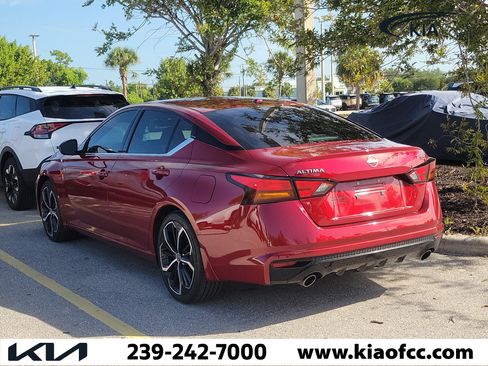 Used 2024 Nissan Altima 2.5 SR w/ SR Premium Package FWD image 7