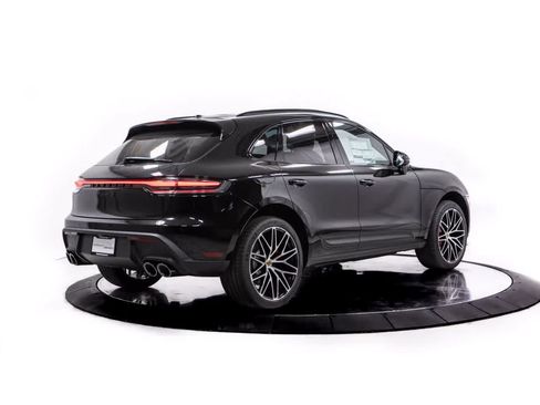 Certified 2026 Porsche Macan S AWD/4WD image 7