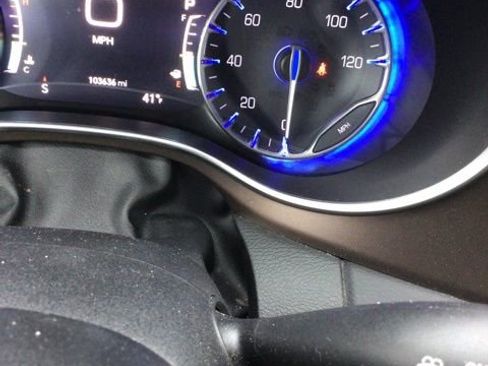 Used 2019 Chrysler Pacifica Touring-L Plus w/ Advanced Safetytec Group image 9