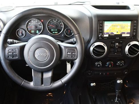 Used 2016 Jeep Wrangler Unlimited Rubicon w/ Connectivity Group AWD/4WD image 49