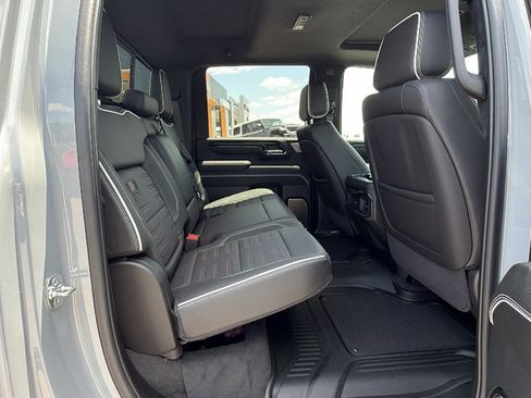Used 2025 GMC Sierra 2500 AT4X AWD/4WD image 17