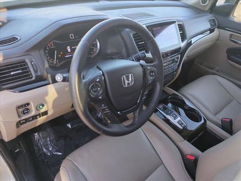 Used 2017 Honda Pilot Touring image 10