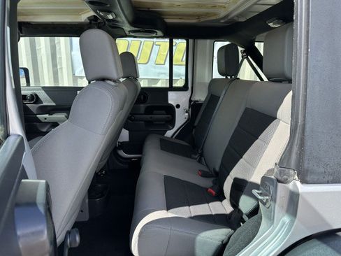 Used 2009 Jeep Wrangler Unlimited X AWD/4WD image 7