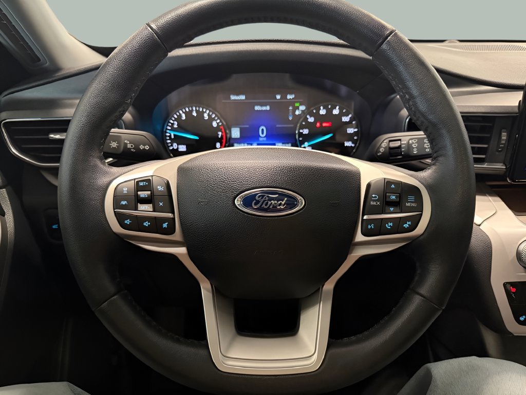 Used 2024 Ford Explorer XLT w/ Equipment Group 202A AWD/4WD image 20