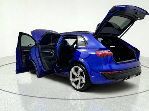 Used 2024 Audi Q8 e-tron Premium Plus AWD/4WD image 16