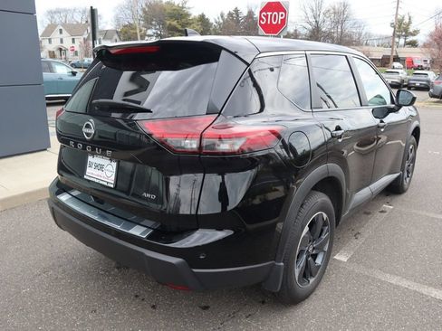 Certified 2025 Nissan Rogue SV AWD/4WD image 6