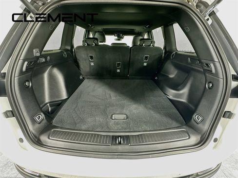 Used 2023 Jeep Grand Cherokee Altitude AWD/4WD image 11