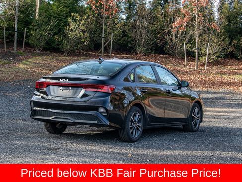 Used 2024 Kia Forte LXS image 8