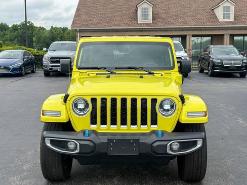 Used 2023 Jeep Wrangler Unlimited Sahara w/ Cold Weather Group AWD/4WD image 4