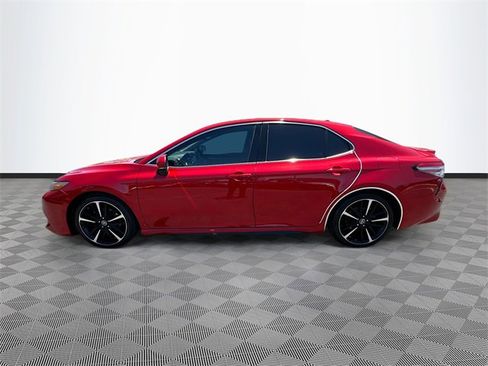 Used 2019 Toyota Camry XSE image 4