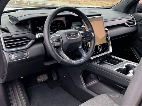 Used 2025 GMC Acadia Elevation image 17