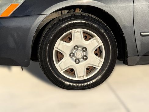 Used 2005 Honda Accord LX image 11