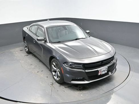 Used 2015 Dodge Charger SXT RWD image 37