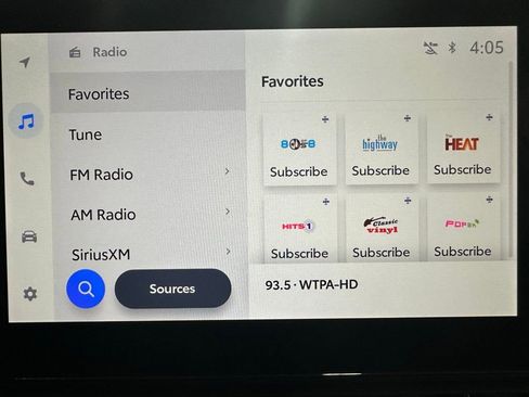 Used 2025 Toyota RAV4 XLE image 27