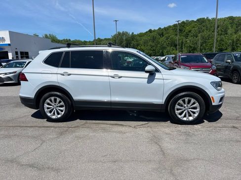 Used 2018 Volkswagen Tiguan SE w/ Panoramic Sunroof Package AWD/4WD image 6