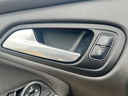 Used 2016 Ford Focus Titanium w/ Titanium Technology Package FWD image 12