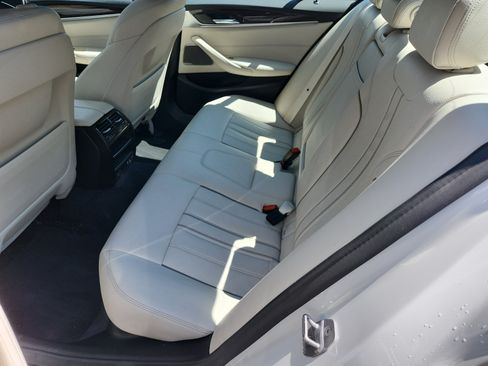 Used 2021 BMW 530i w/ Premium Package RWD image 15
