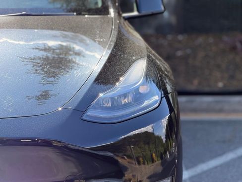Used 2025 Tesla Model Y Long Range RWD image 5