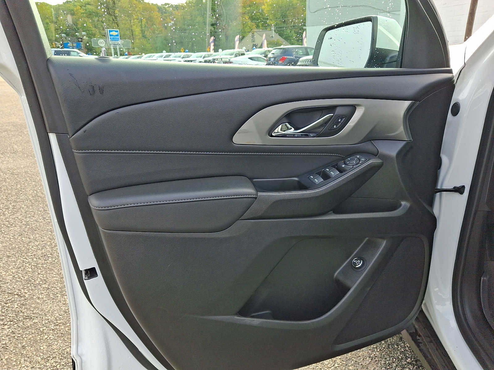 Used 2023 Chevrolet Traverse LT w/ LPO, Floor Liner Package AWD/4WD image 14