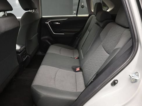 Certified 2020 Toyota RAV4 XLE w/ Convenience Package AWD/4WD image 21