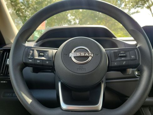 Certified 2025 Nissan Pathfinder S FWD image 22