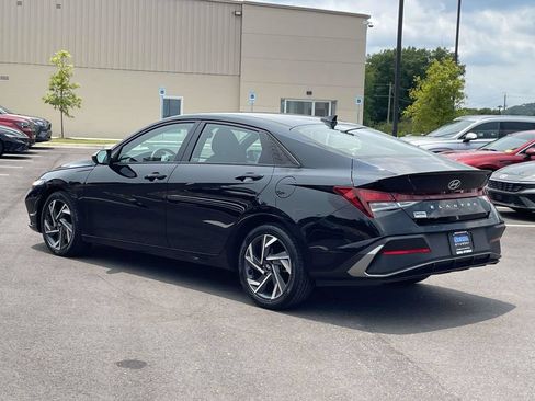 Certified 2025 Hyundai Elantra Sport FWD image 5