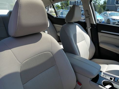 Used 2020 Nissan Altima 2.5 SV FWD image 19