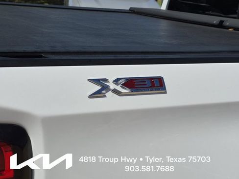 Used 2021 GMC Sierra 1500 SLT w/ SLT Premium Package AWD/4WD image 8