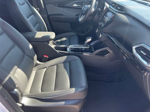 Used 2022 Chevrolet TrailBlazer LT w/ Sun and Liftgate Package FWD image 7