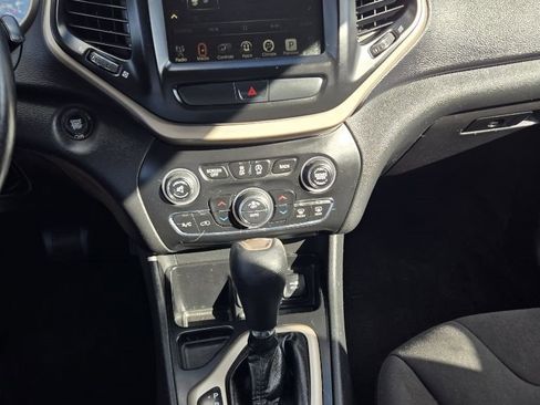 Used 2017 Jeep Cherokee 75th Anniversary image 24