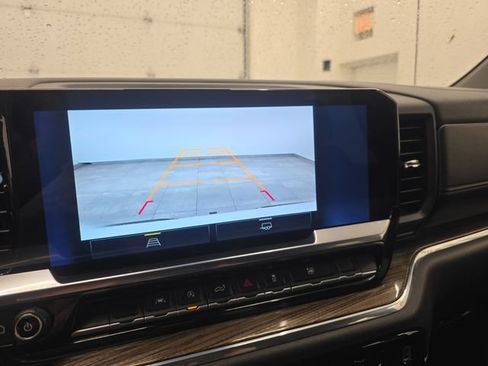Used 2023 Chevrolet Silverado 1500 LT AWD/4WD image 24