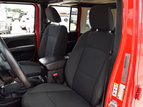 Used 2018 Jeep Wrangler Unlimited Sport S AWD/4WD image 16