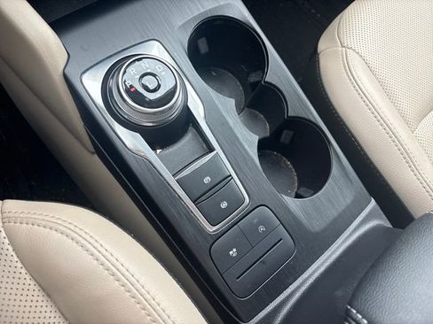 Used 2022 Ford Escape SEL image 25