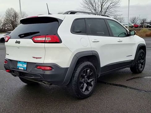 Used 2016 Jeep Cherokee Trailhawk w/ Comfort/Convenience Group image 8