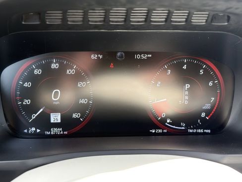 Used 2022 Volvo XC90 T6 Momentum w/ Advanced Package image 16