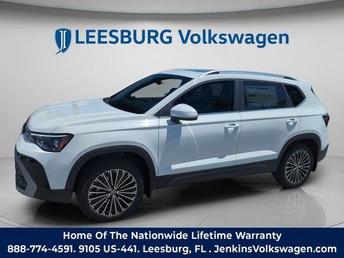 New 2026 Volkswagen Taos SE FWD image 13