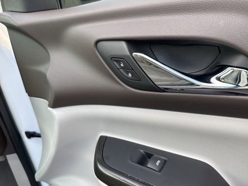 Used 2022 GMC Acadia SLT image 22