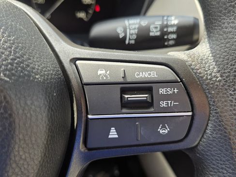 Certified 2025 Honda HR-V LX image 24
