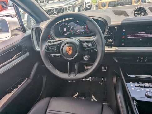 Used 2026 Porsche Cayenne AWD/4WD image 3