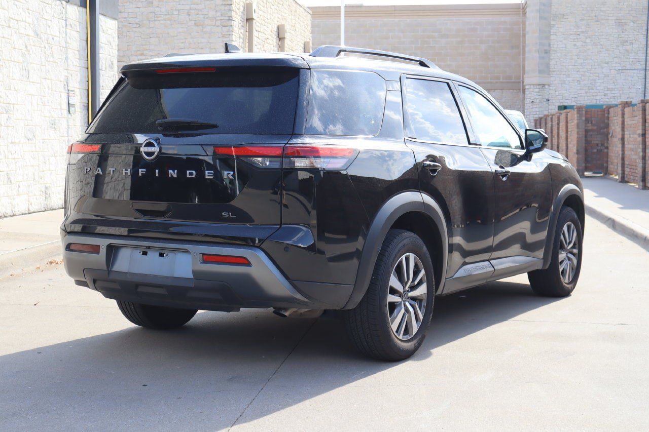 Used 2026 Nissan Pathfinder SL FWD image 3