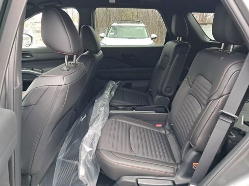 New 2025 Nissan Pathfinder Rock Creek image 26