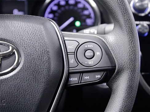 Used 2020 Toyota Camry LE image 26