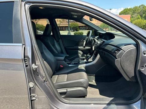 Used 2017 Honda Accord Sport image 15