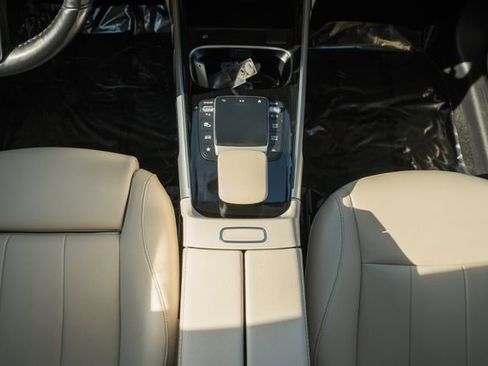 Used 2022 Mercedes-Benz GLB 250 4MATIC image 27