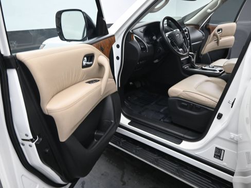 Used 2024 Nissan Armada SL w/ Captain's Chairs Package RWD image 14