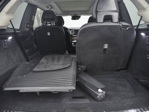 Used 2022 Volvo XC90 T6 Momentum w/ Advanced Package image 13