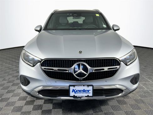 Used 2025 Mercedes-Benz GLC 300 4MATIC image 9